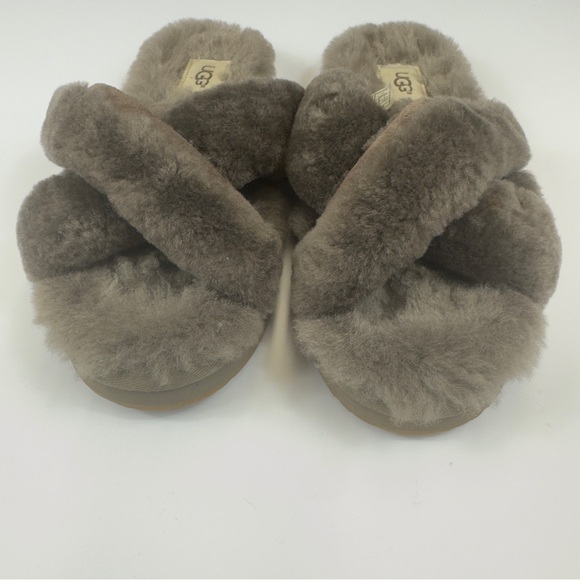 UGG Abela cris-cross grey furry sheepskin fluffy slippers sz 7 EUC - Picture 5 of 16